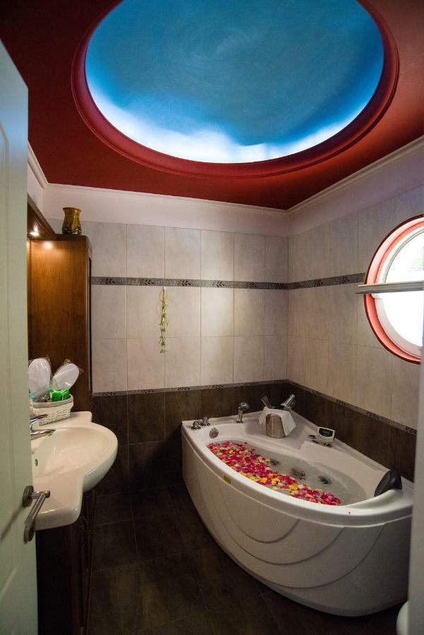 Villa Olympia Vip Dhráfi Exteriör bild