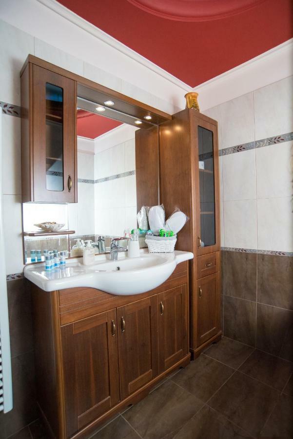 Villa Olympia Vip Dhráfi Exteriör bild