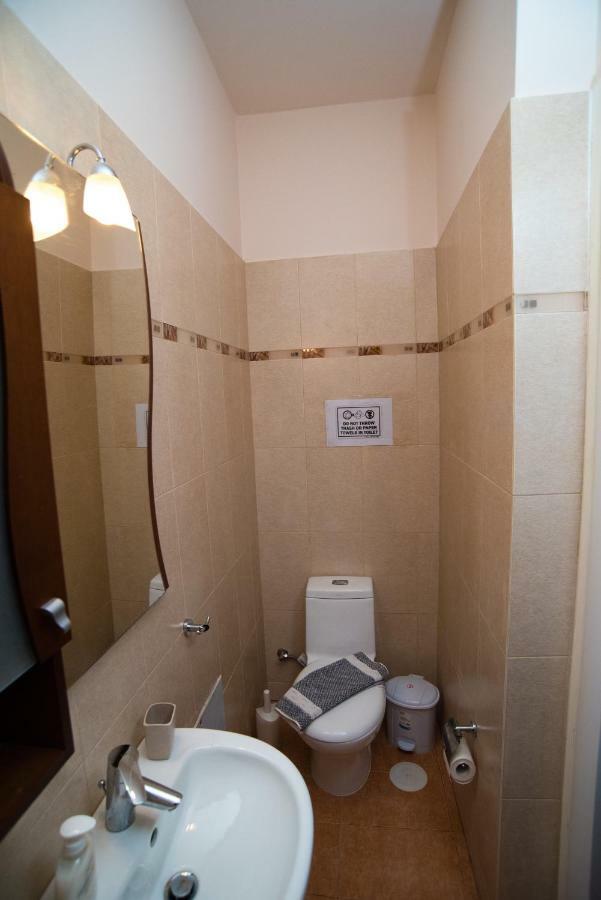 Villa Olympia Vip Dhráfi Exteriör bild